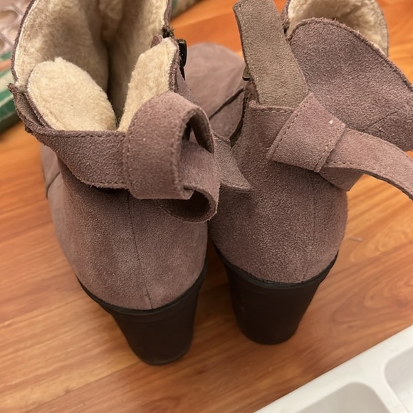 Bearpaw Pink/Tan Chelsea Eden Heeled Suede Boots Women Size 10 - Picture 3 of 7